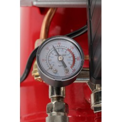 Kompresor Olejowy 24L KD400 + Zestaw 8w1 KD400-K3