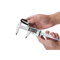 Elektroniczna suwmiarka cyfrowa 0-150mm KD10074