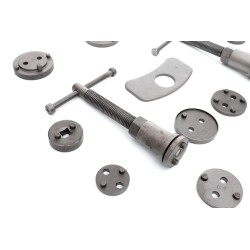 Zestaw do wymiany klocków hamulcowych 18el. KD10215